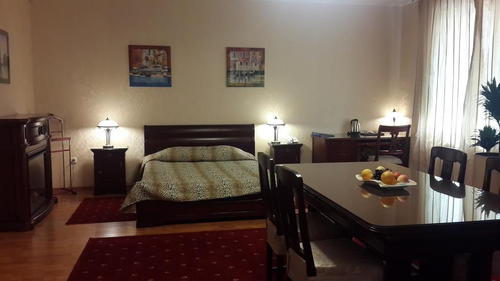 Mercury Hotel คาร์คิฟ ภายนอก รูปภาพ